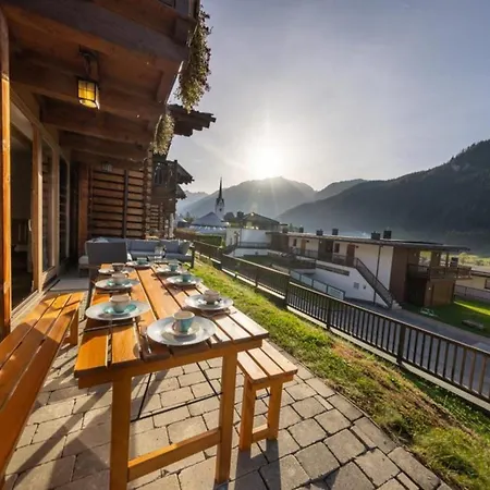 Schoeneben Hochfeld Huette *