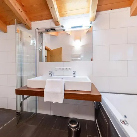 Vakantiehuis Schoeneben Hochfeld Huette *