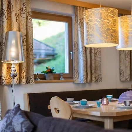 Vakantiehuis Schoeneben Hochfeld Huette