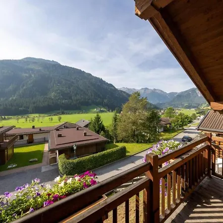 Schoeneben Hochfeld Huette Vakantiehuis Wald im Pinzgau
