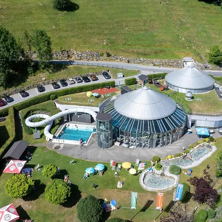 Schoeneben Hochfeld Huette Wald im Pinzgau