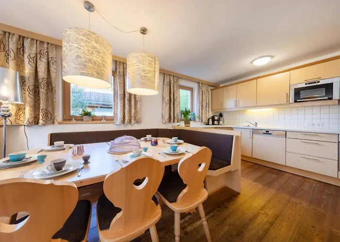 Schoeneben Hochfeld Huette *